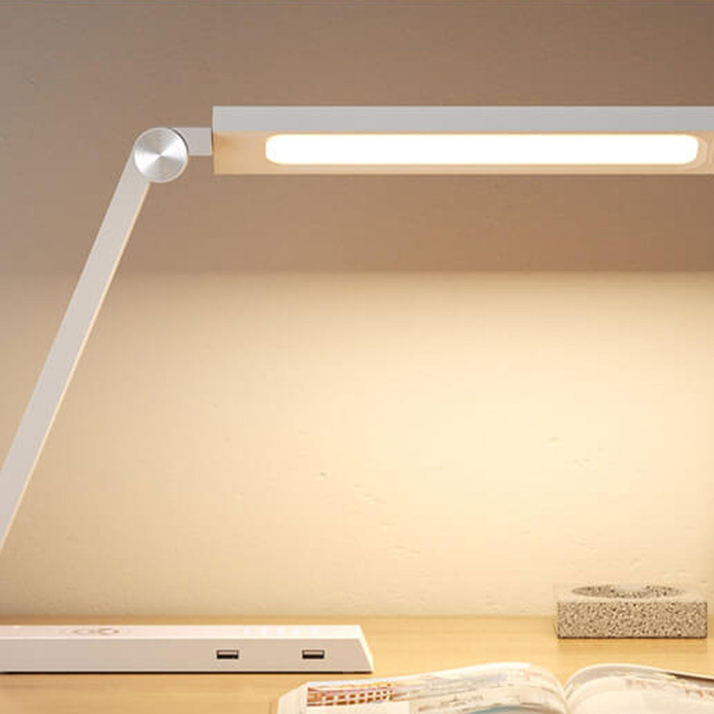 Triangle Eye Protection Rechargeable Table Lamp