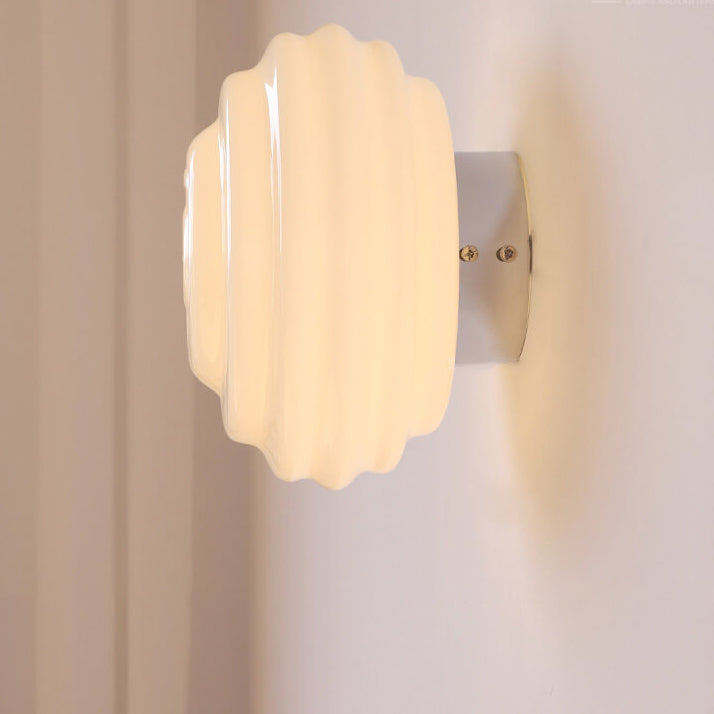 Cream Wave Round Glass Wall Lamp