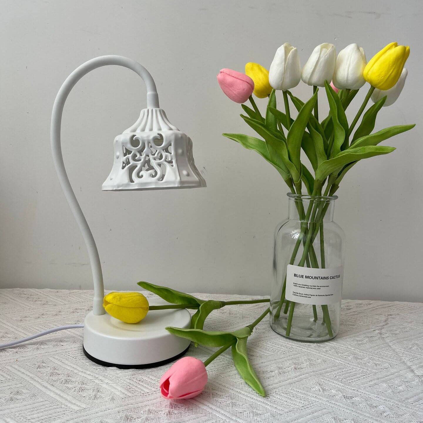 Style Hollow Round Design Table Lamp