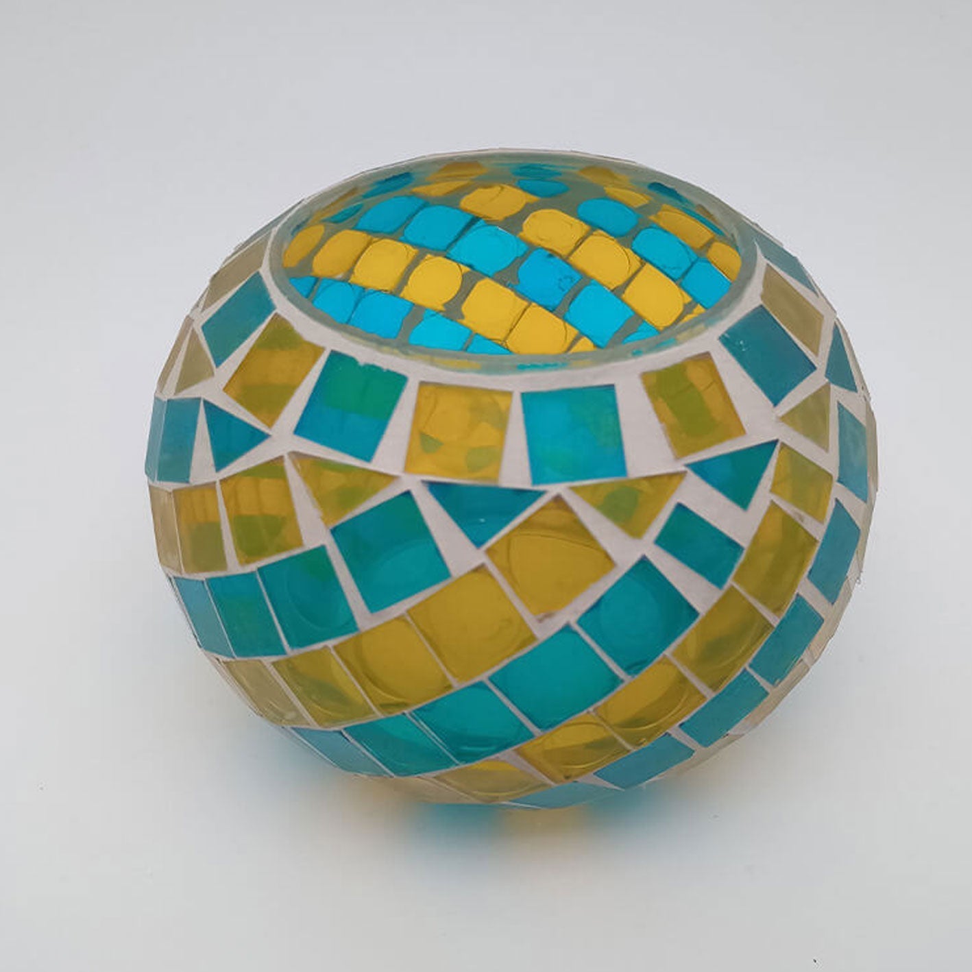 Stained Glass Spiral Pattern Outdoor Light