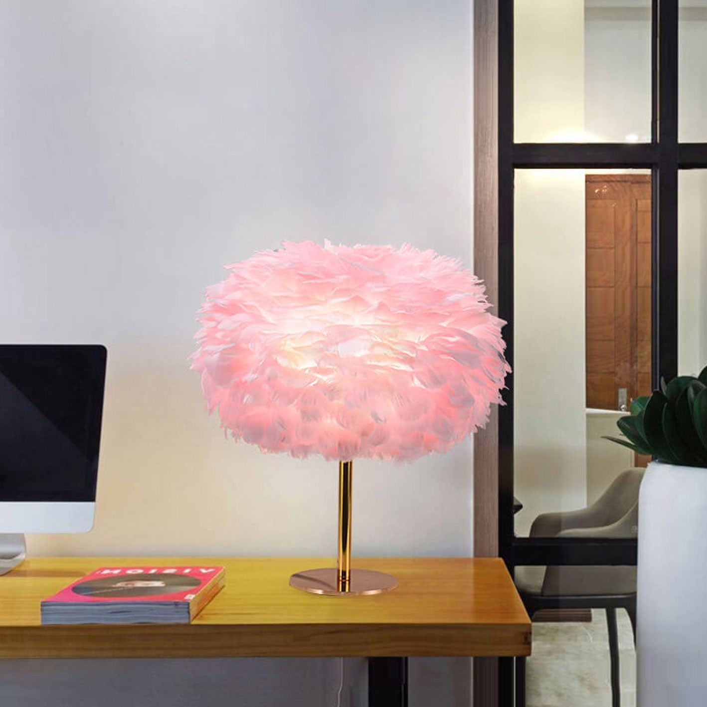Goose Feather Round Iron Table Lamp