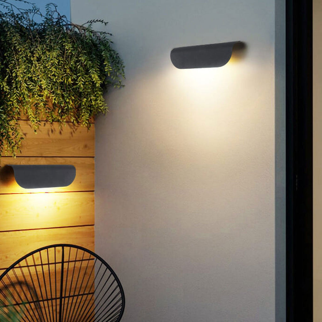 Curved Garden Outdoor Light