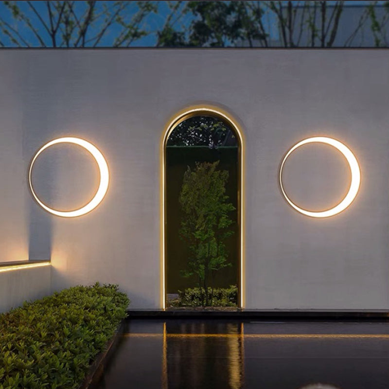Crescent Circle Stainless Steel Outdoor Light