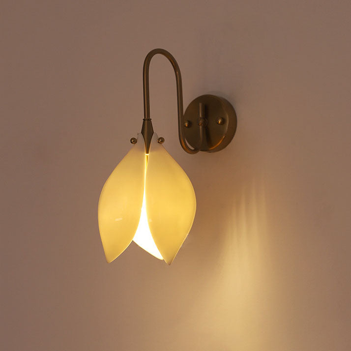 Ceramic Magnolia Flower Shape Wall Lamp