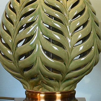 Hollowed Out Leaves Vase Table Lamp