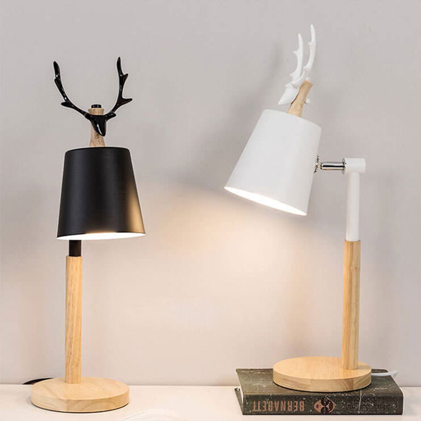 Moose Design Iron Wood Table Lamp