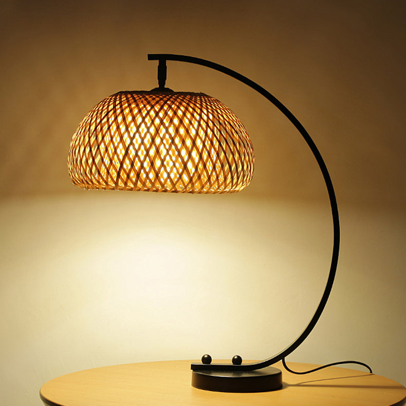 Curved Pole Round Mesh Table Lamp