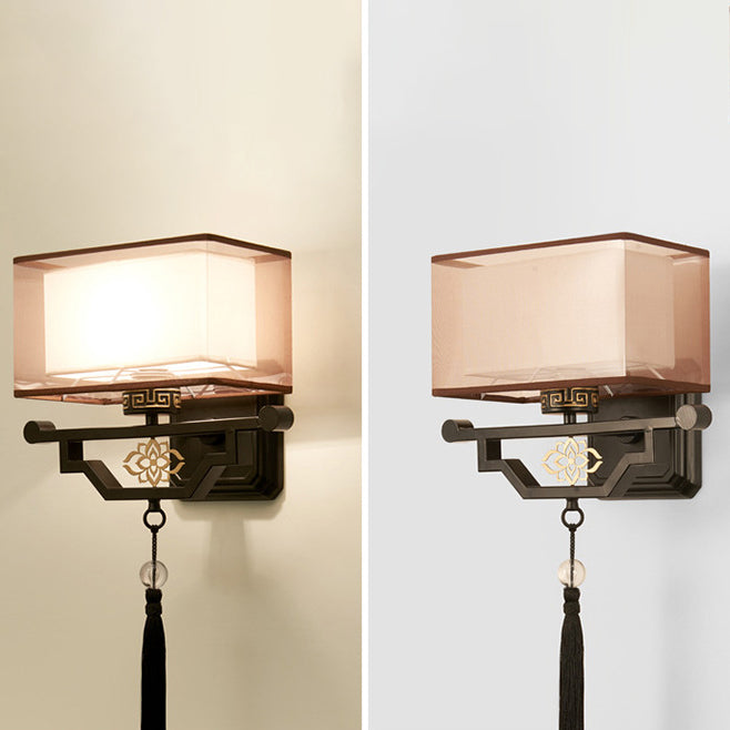Classical Embroidered Iron Fabric Wall Lamp