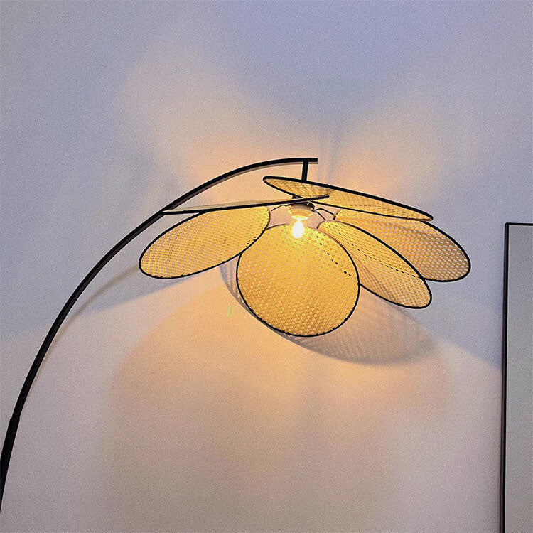 Rattan Flower Shape Living Floor Lamp