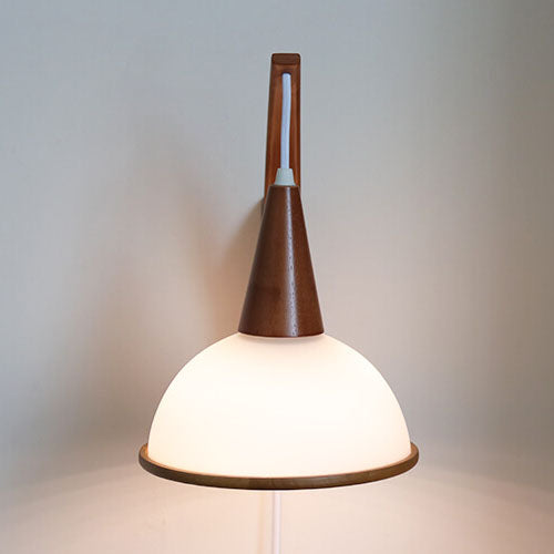 Solid Wood Pleated Fabric Wall Lamp