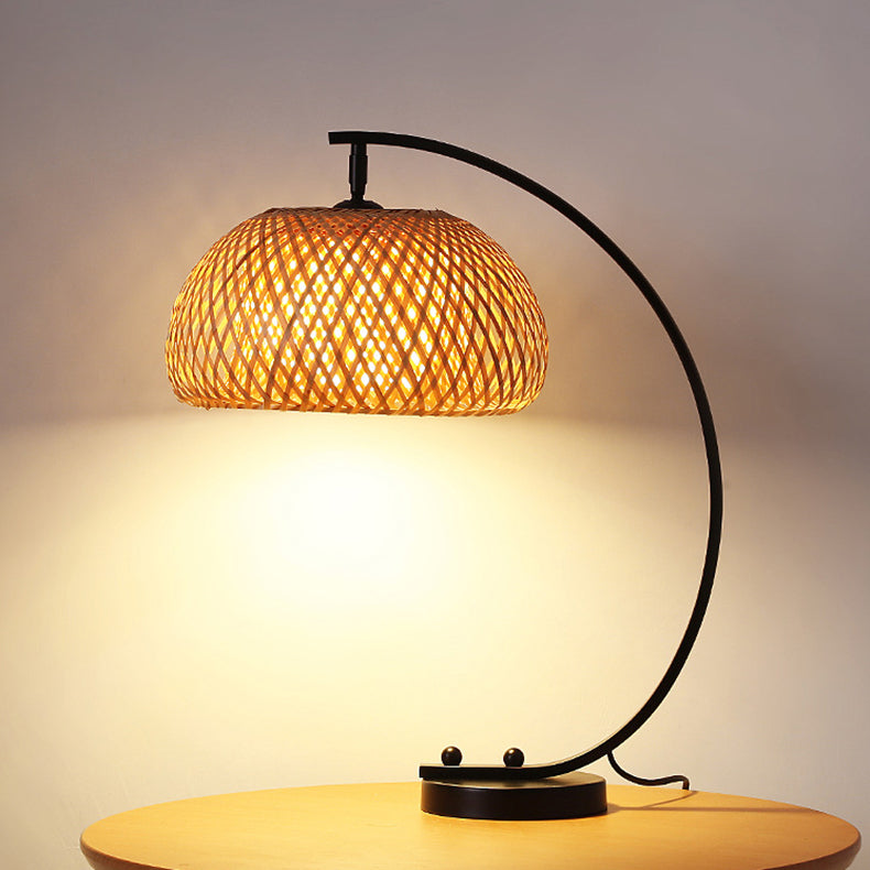 Curved Pole Round Mesh Table Lamp