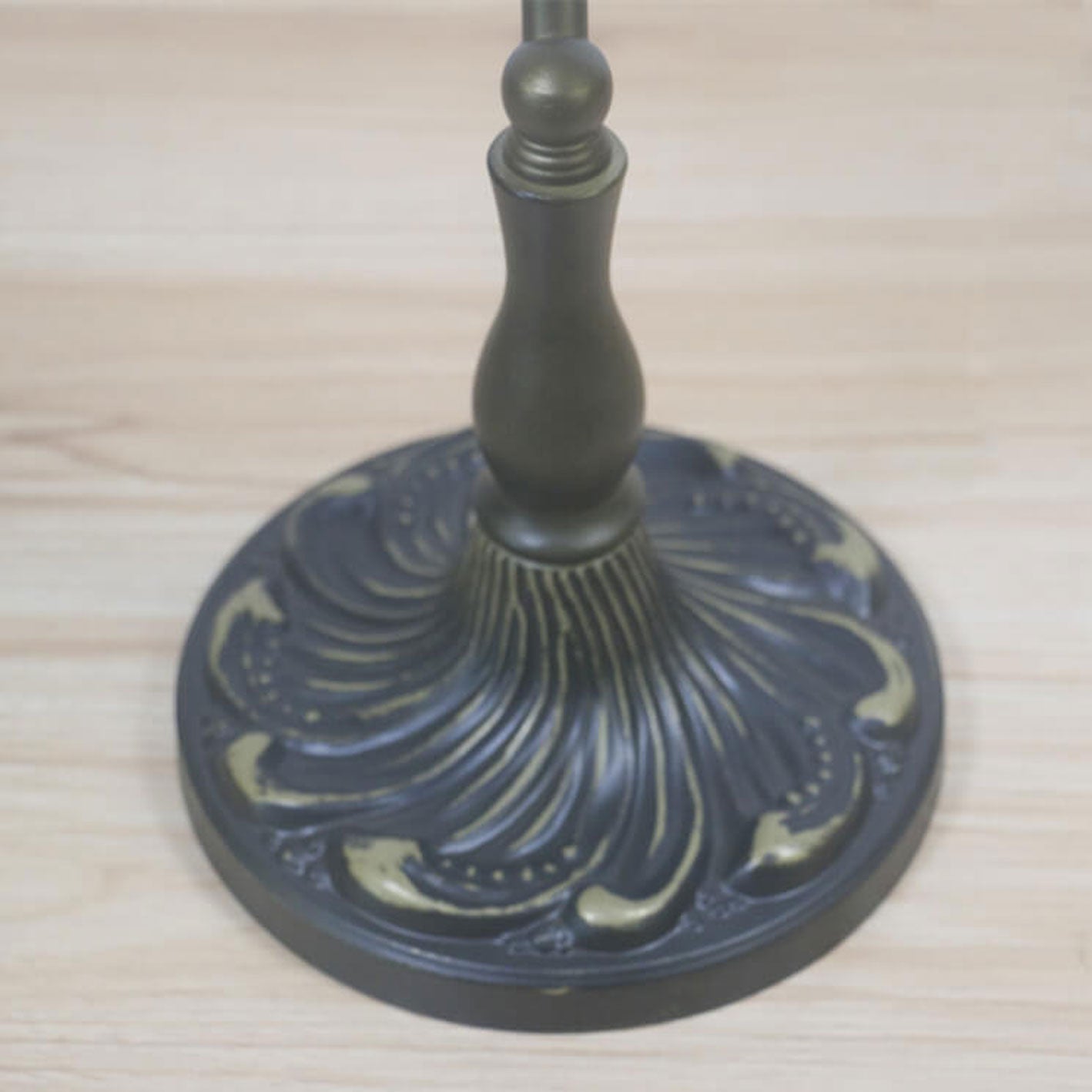 Lucite Beads Design Table Lamp