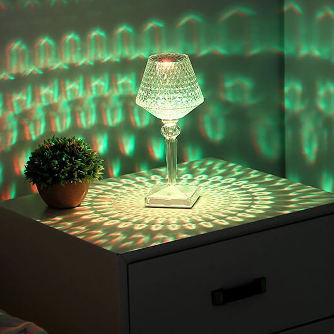 Acrylic Diamond Wine Glass Table Lamp