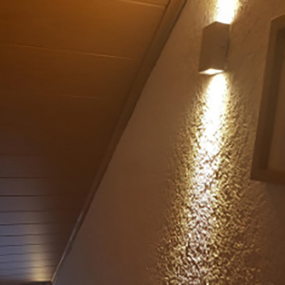 Aluminum Cubic Patio Outdoor Light