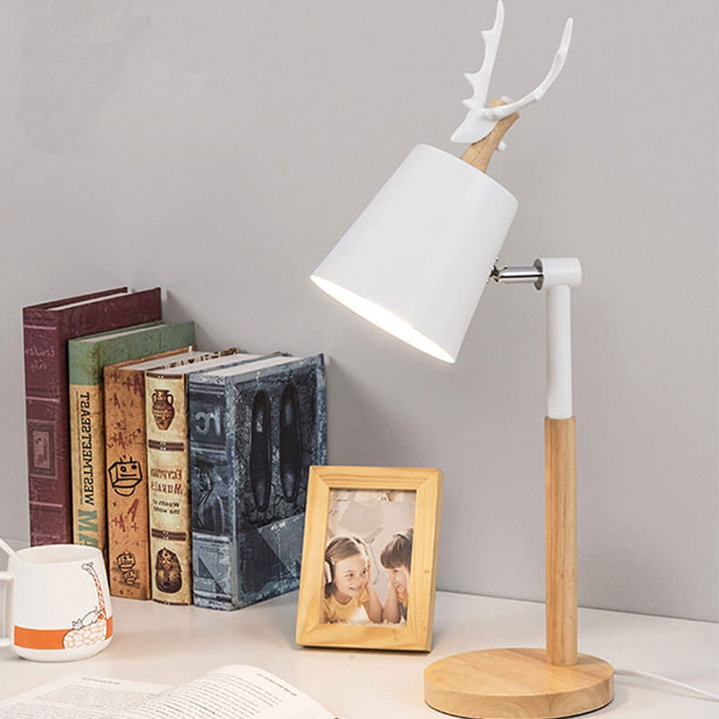 Moose Design Iron Wood Table Lamp