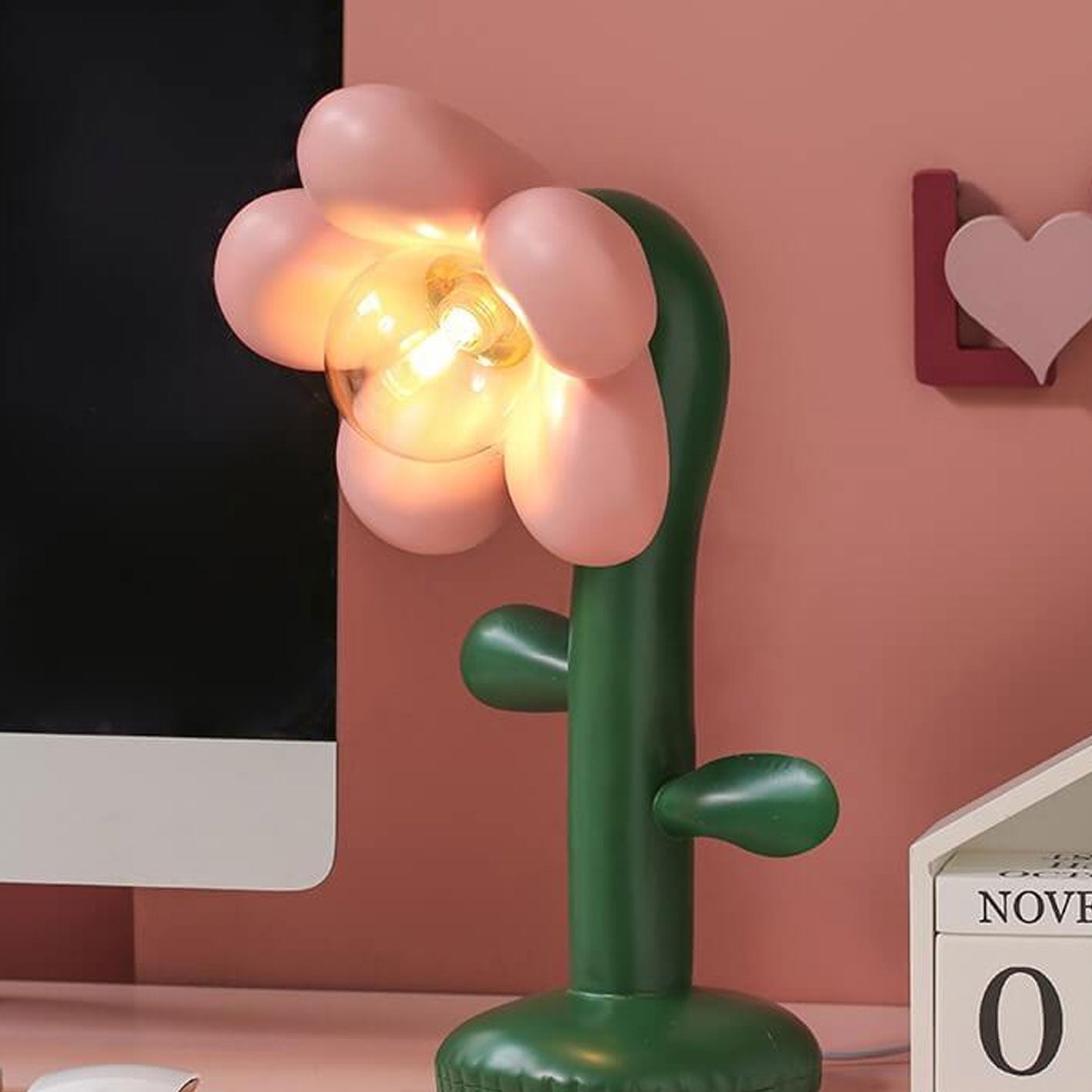 Floral Greenery Table Lamp