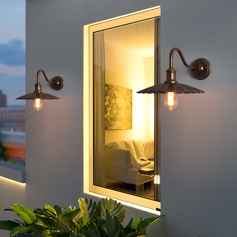 Round Pleated Petal Iron Outdoor Light