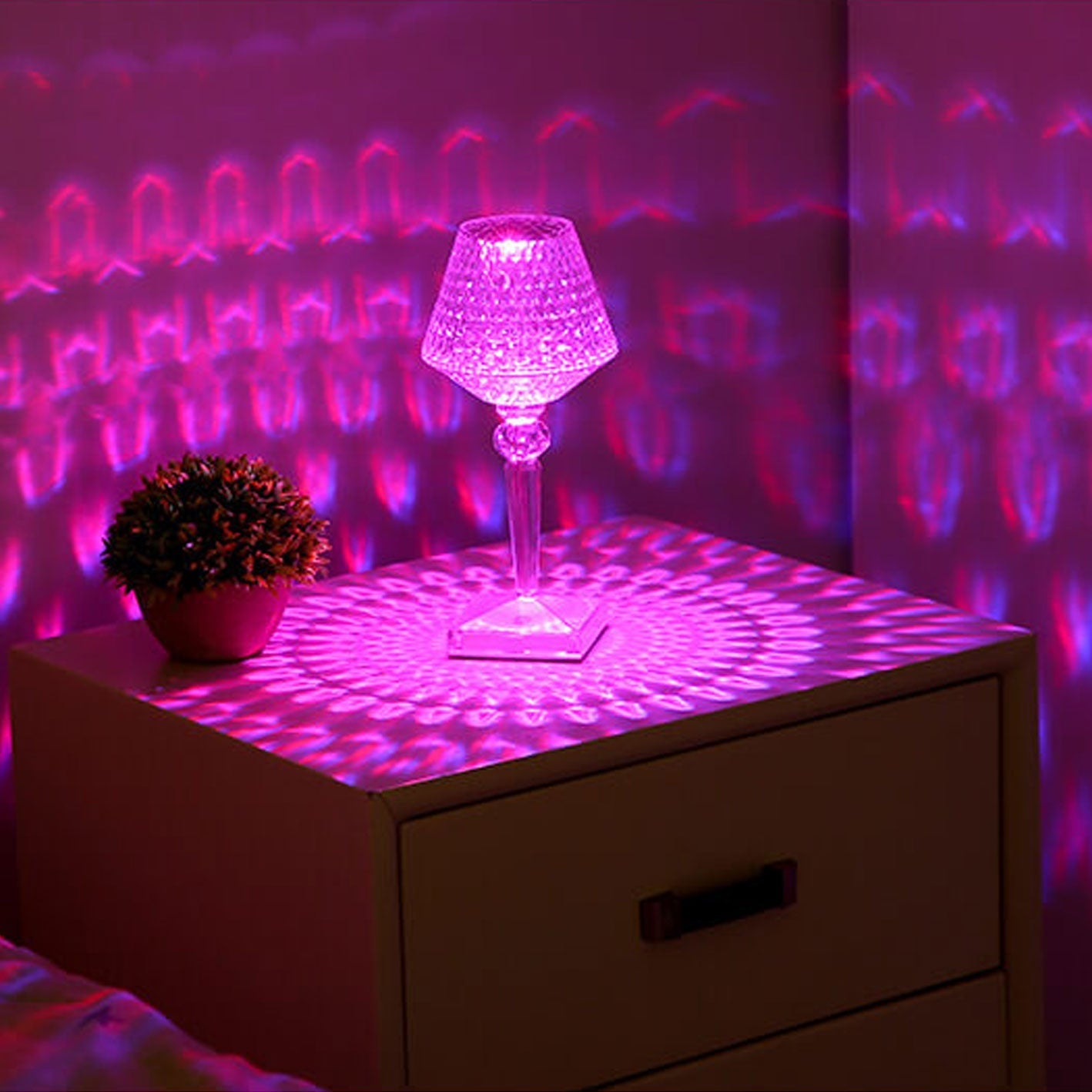 Acrylic Diamond Wine Glass Table Lamp