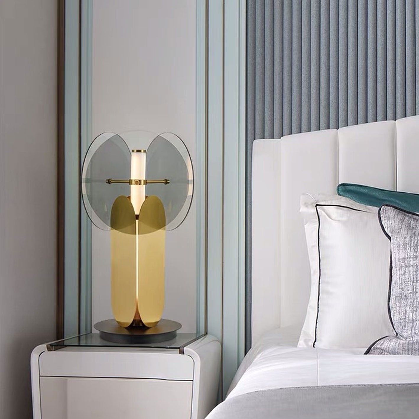 Splicing Glass Iron Table Lamp