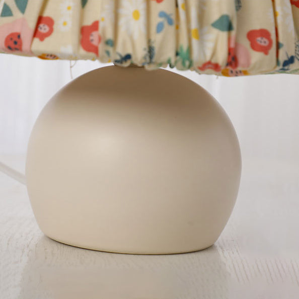 Pastoral Floral Pattern Fabric Table Lamp