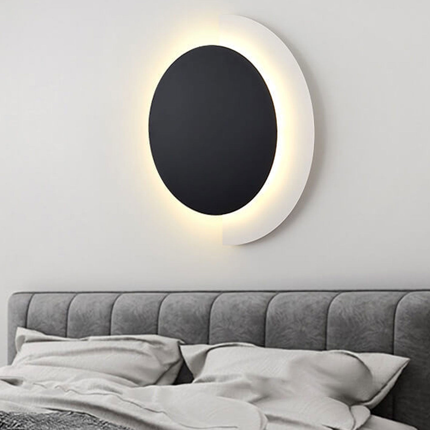 Postmodern Solid Color Wrought Wall Lamp