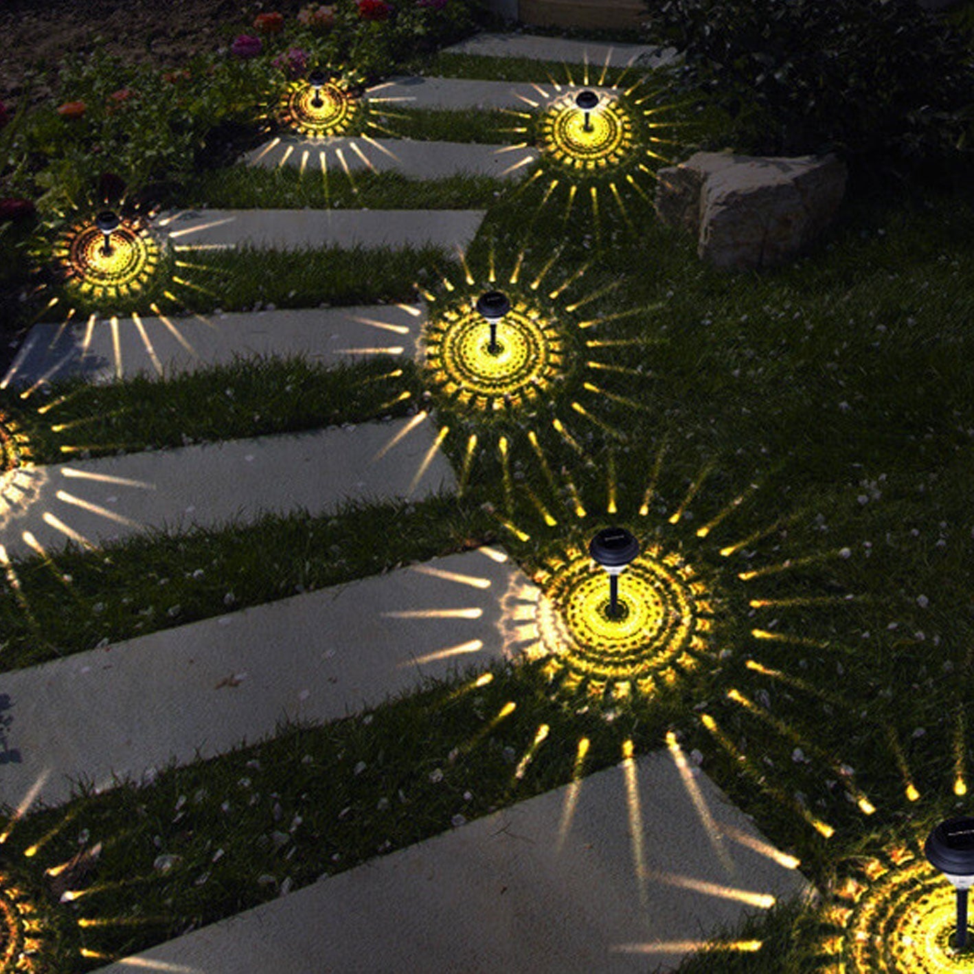 Solar Waterproof Circular Divergent Outdoor Light