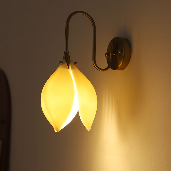 Ceramic Magnolia Flower Shape Wall Lamp