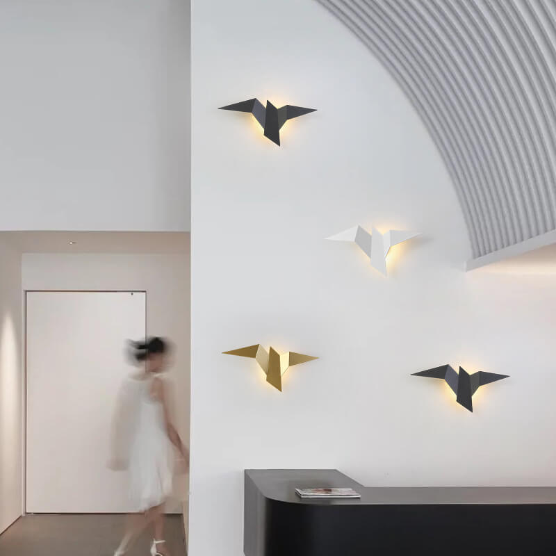 Flying Bird Metal Wall Lamp