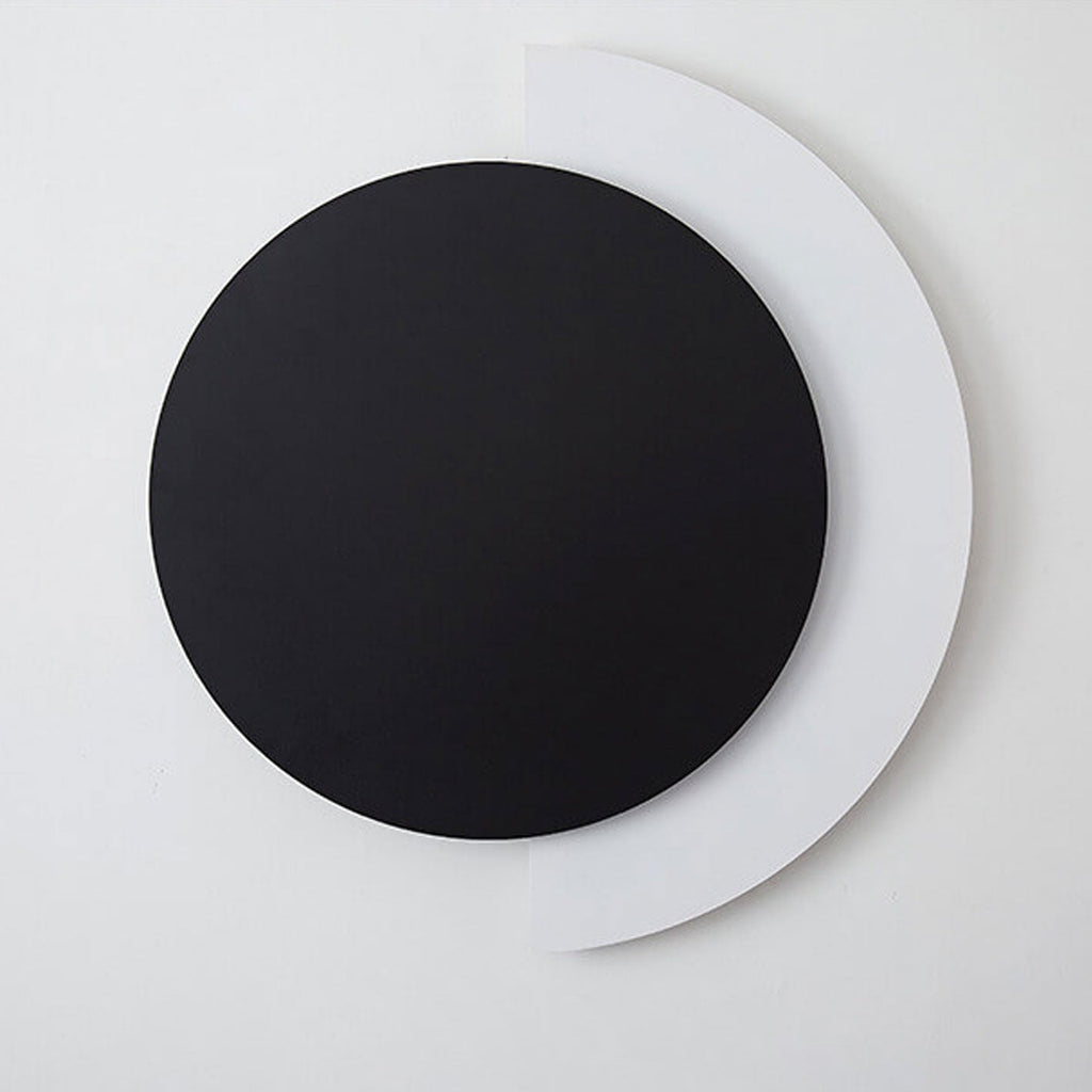 Postmodern Solid Color Wrought Wall Lamp