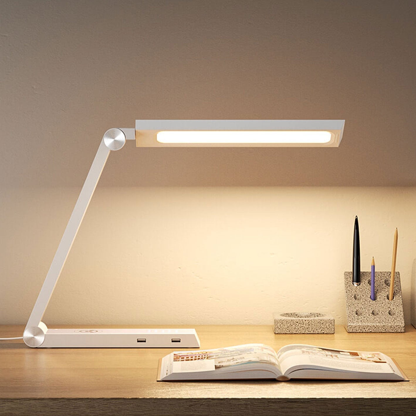 Triangle Eye Protection Rechargeable Table Lamp