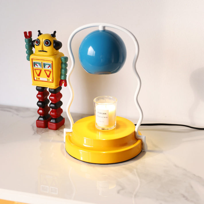 Wavy Iron Round Melting Table Lamp
