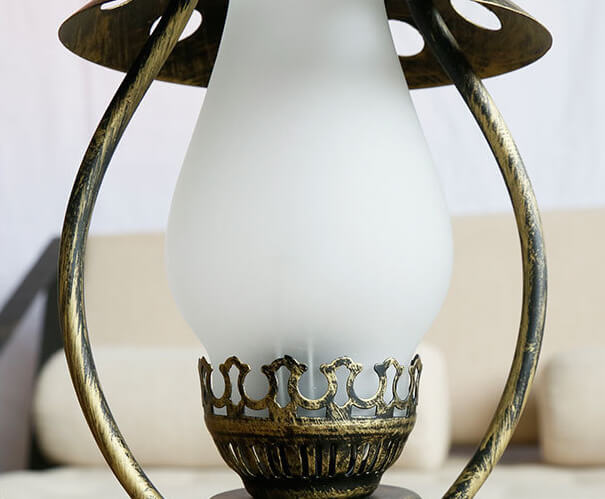 Antique Kerosene Oil Table Lamp