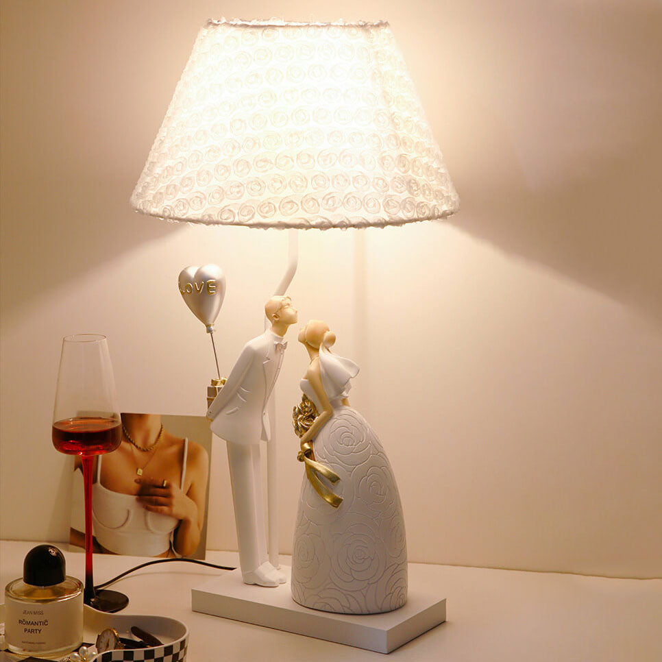 Romantic Resin Hugging Couple Table Lamp