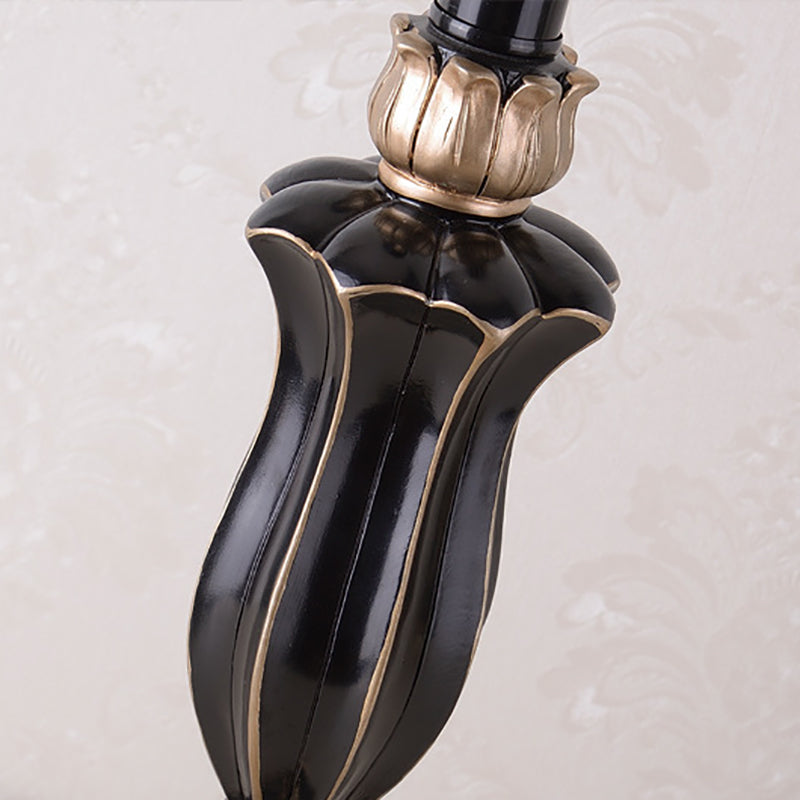 Court Top Resin Fabric Table Lamp