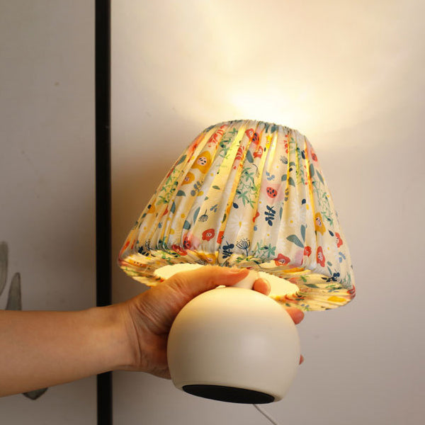 Pastoral Floral Pattern Fabric Table Lamp