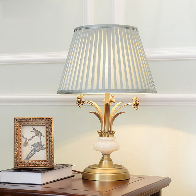Round Trapezoidal Flower Leaf Table Lamp