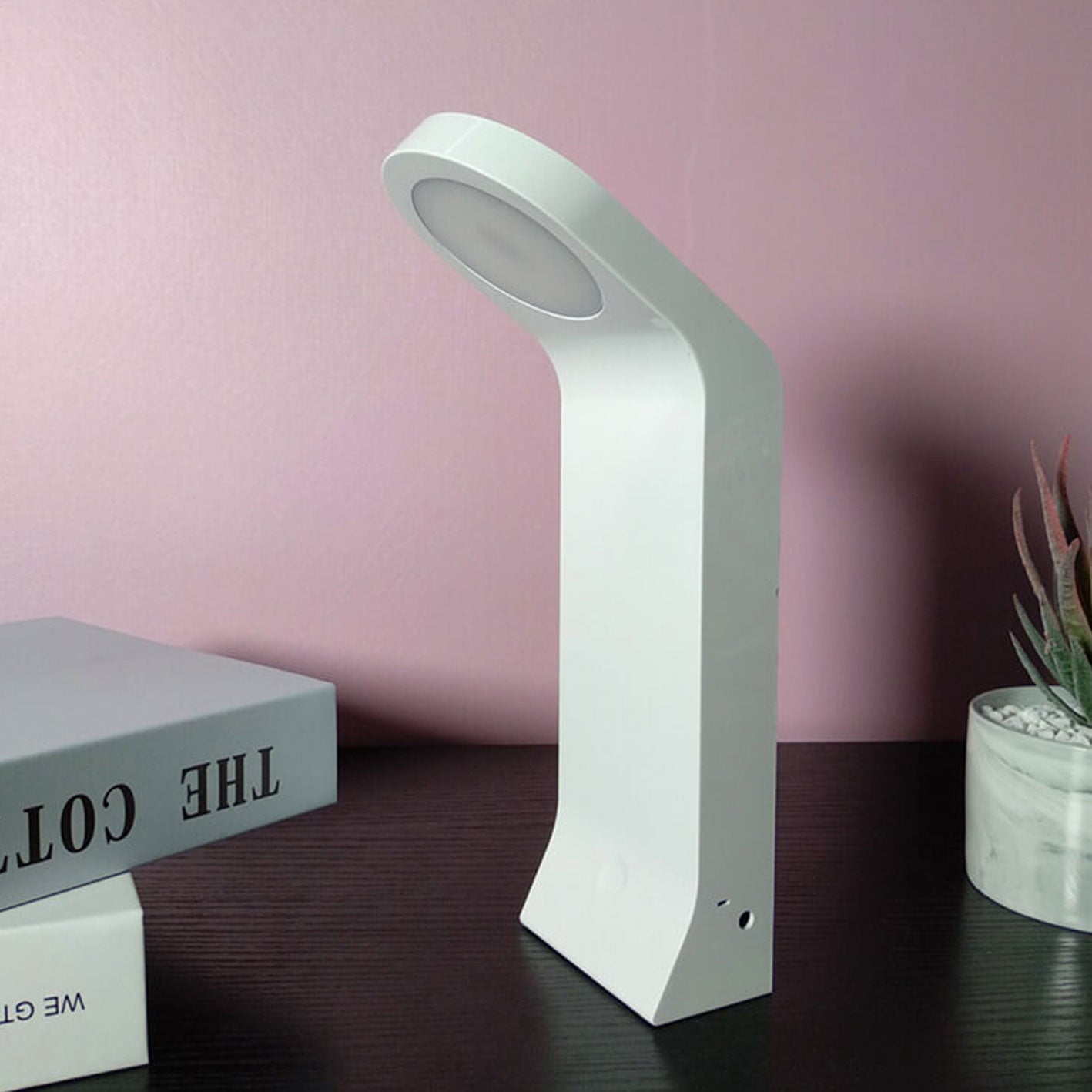 Curved Shape Induction Charging Table Lamp