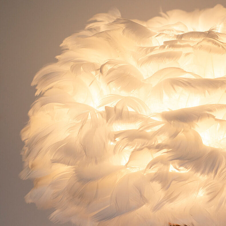 Feather Iron Round Gold Table Lamp