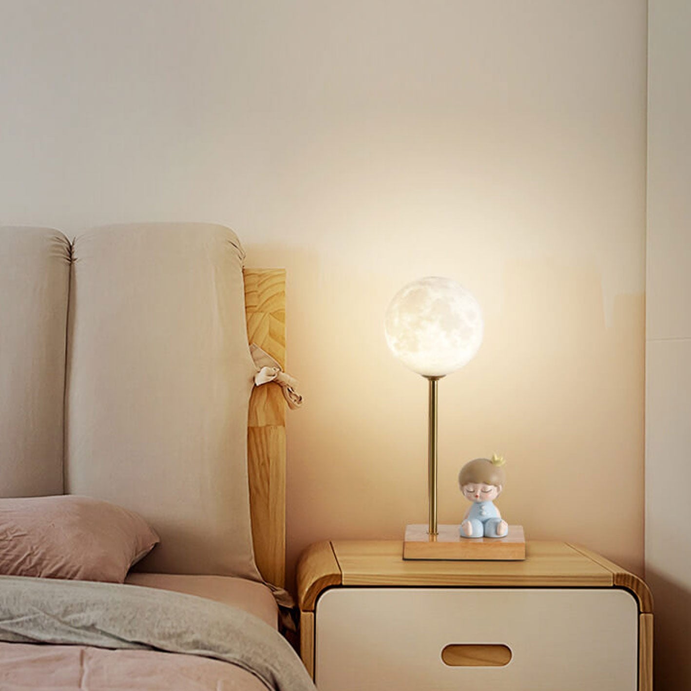 3D Printed Moon Decorative Table Lamp