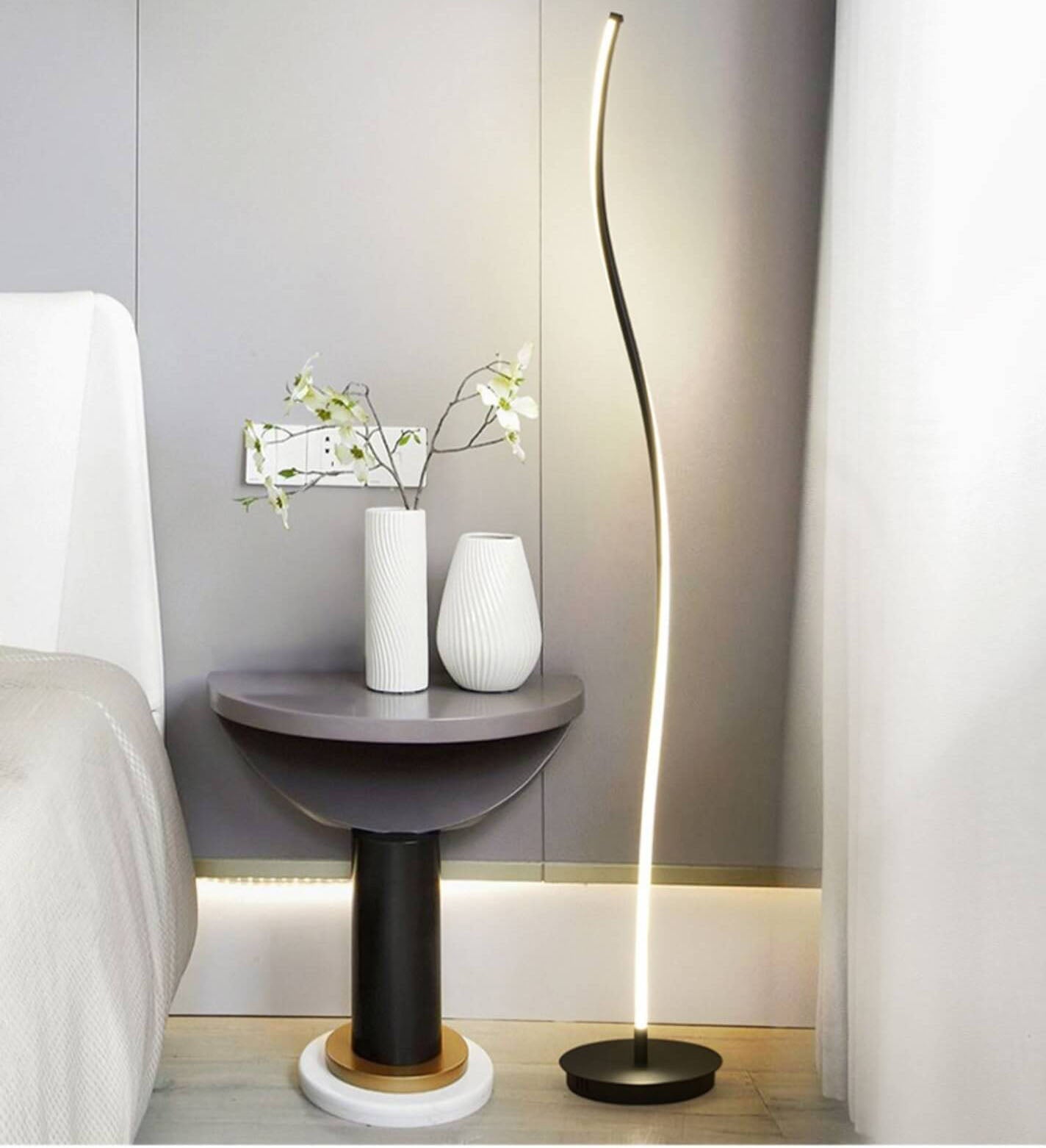 Minimalist Bending Line LED Floor Lamp