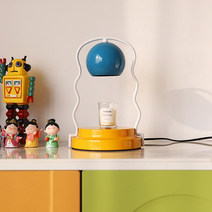 Wavy Iron Round Melting Table Lamp