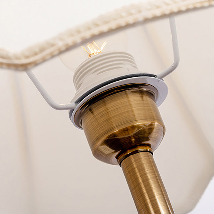 Round Trapezoidal Iron Crystal Table Lamp