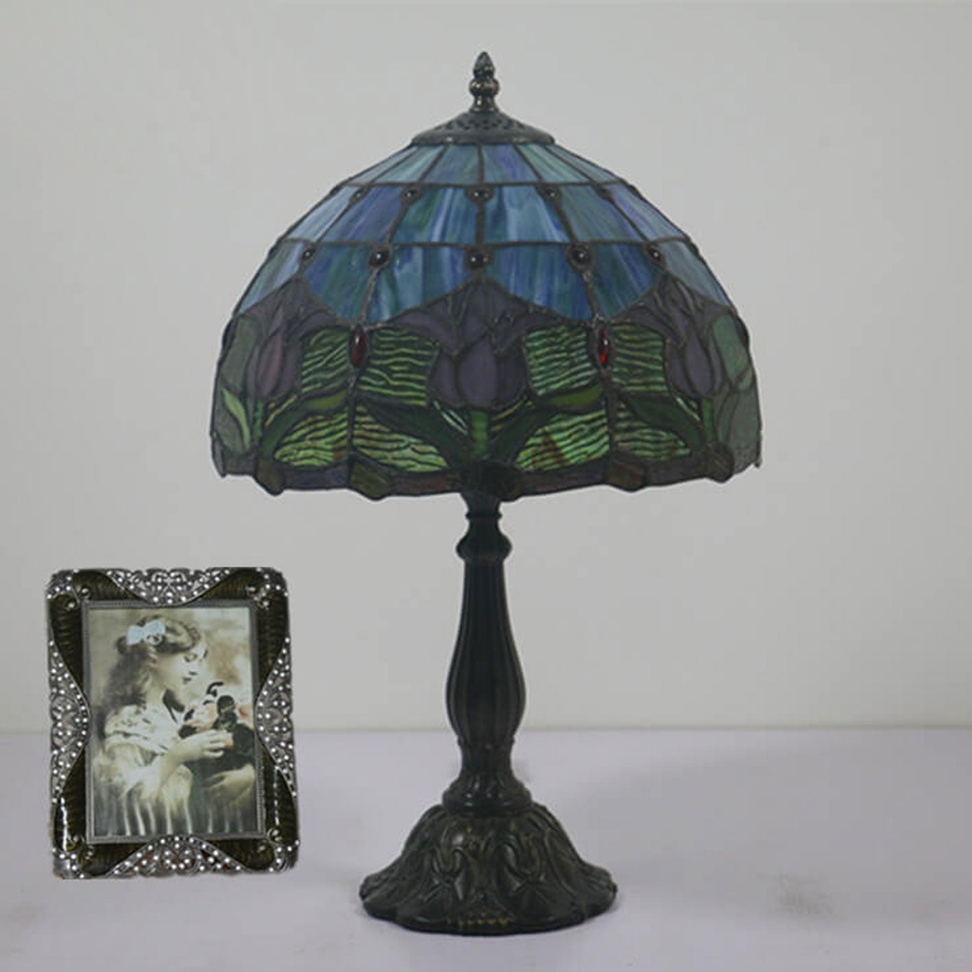 Tulip Stained Glass Dome Table Lamp