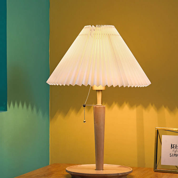 Pleated Pull Cord Switch Table Lamp