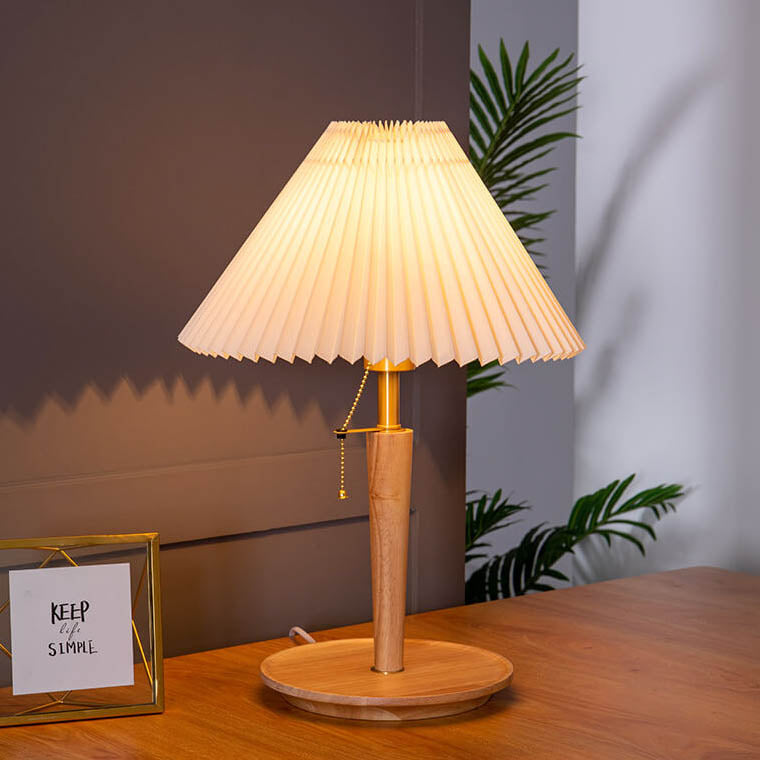 Pleated Pull Cord Switch Table Lamp