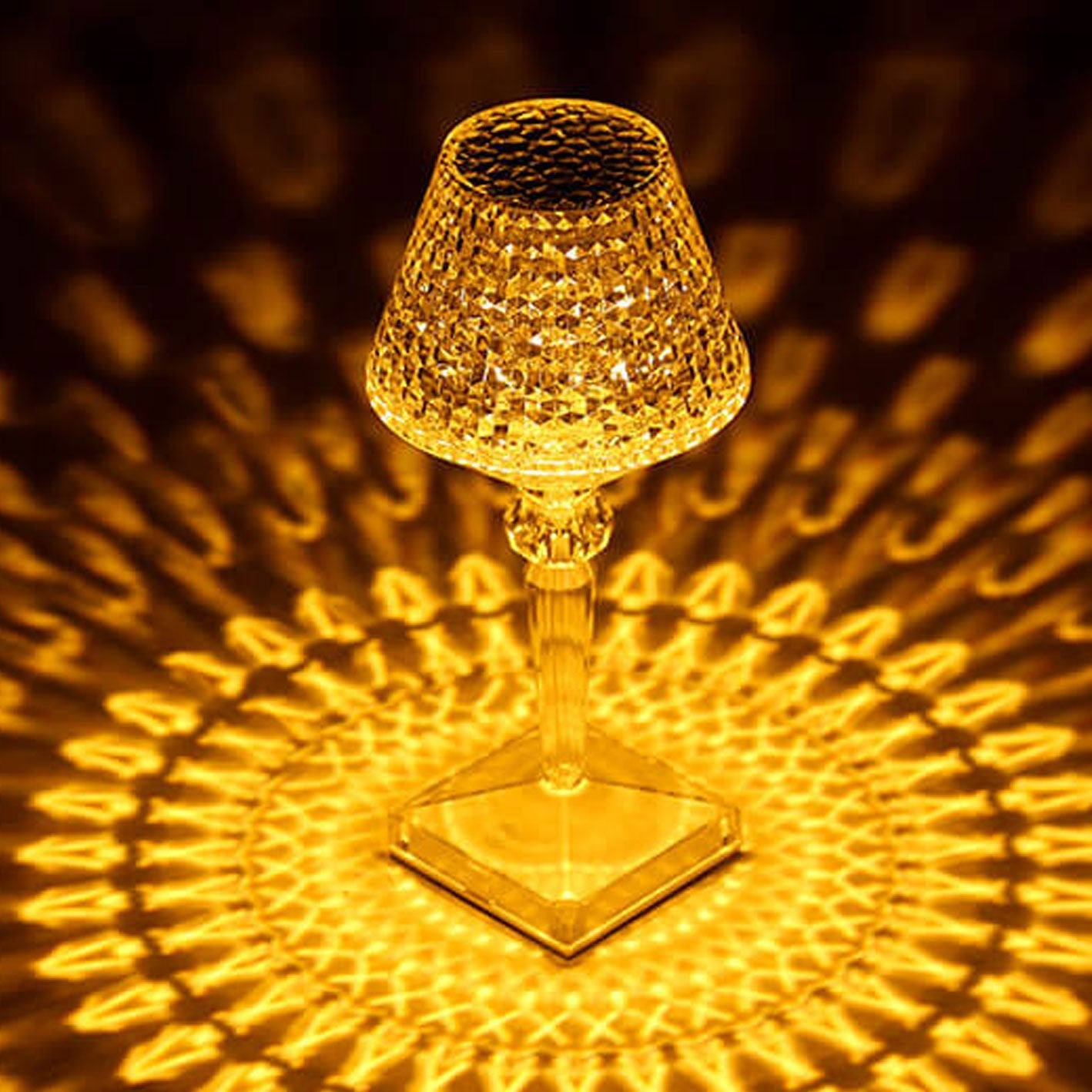 Acrylic Diamond Wine Glass Table Lamp