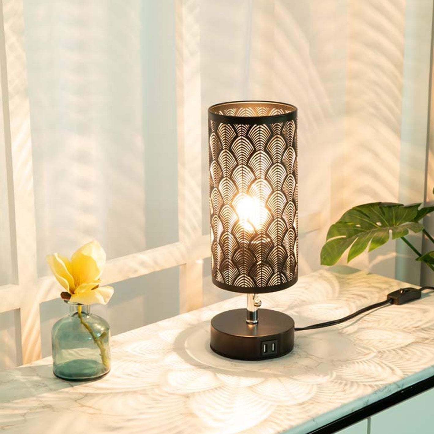 Column Hollow Iron Fabric Table Lamp