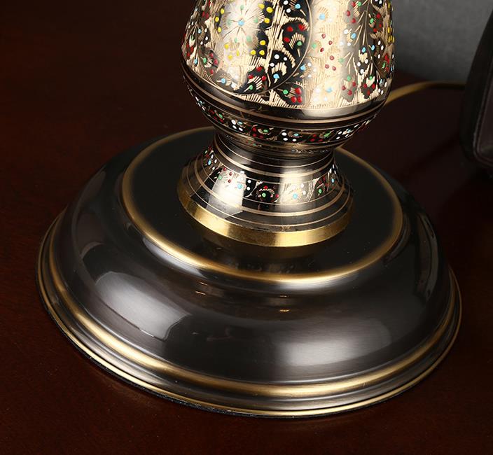 Shell Pattern 2-Light Table Lamp