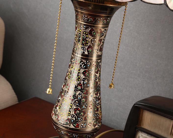 Shell Pattern 2-Light Table Lamp