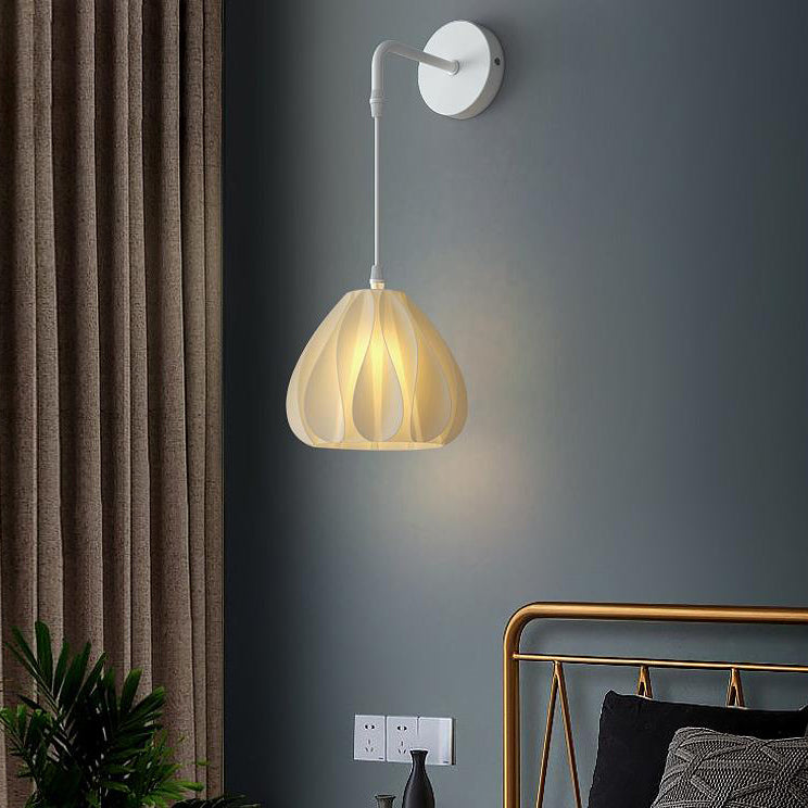 Three-dimensional Petal Design Wall Lamp